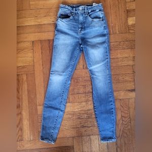 Good American good waist skinny jeans size 4